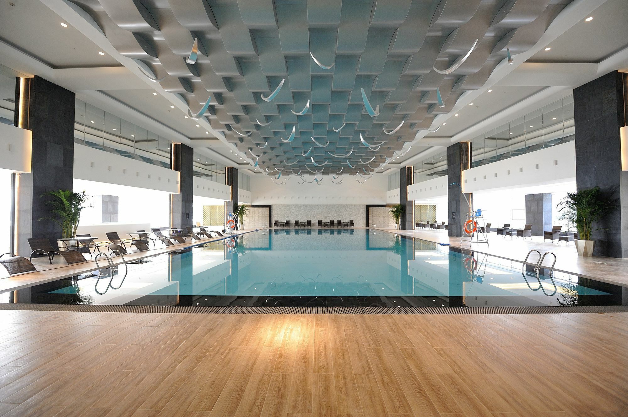อู๋ฮั่น เหลียนโถว เพนนินซูลา โฮเต็ล แอนด์ รีสอร์ต Hotel อู่ฮั่น ภายนอก รูปภาพ